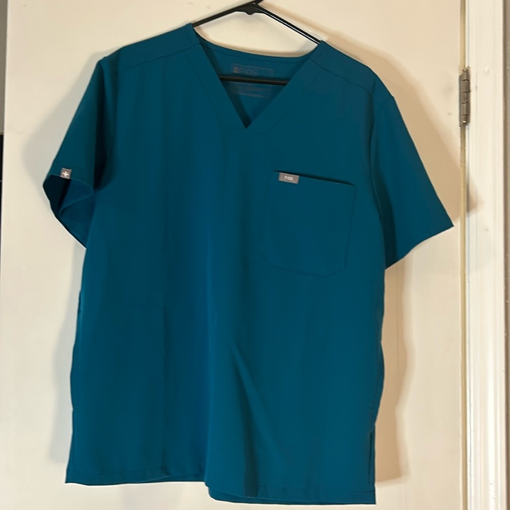 Figs women’s large scrub top.Technical Collection. Pacific Blue, one pocket